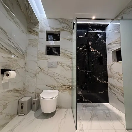 Escape * Neos Marmaras